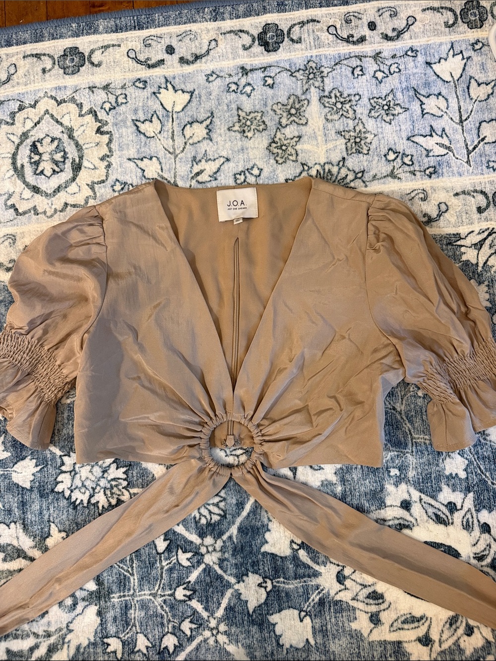 J.O.A. Tan Tie-Front Puff Sleeve Crop Top